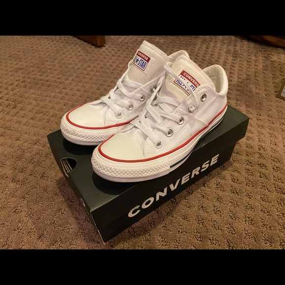 Converse Shoes - Converse low top all stars